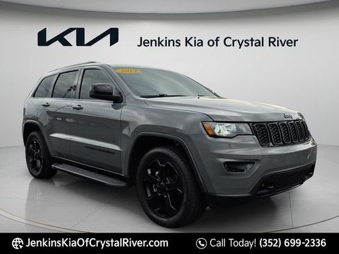 Used 2019 Jeep Grand Cherokee Laredo AWD/4WD image 1