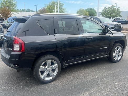 Used 2014 Jeep Compass Latitude w/ Premium Sound Group FWD image 4