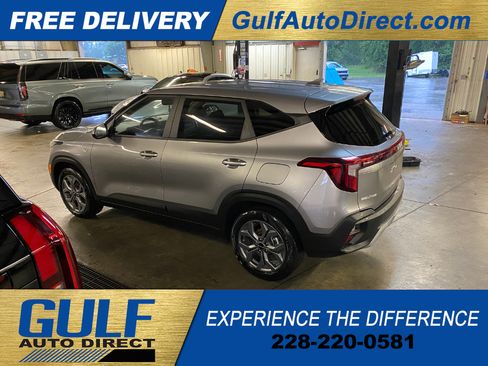 Used 2026 Kia Seltos LX FWD image 4