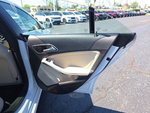 Used 2019 Mercedes-Benz CLA 250 4MATIC image 44