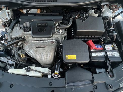 Used 2013 Toyota Camry SE w/ Convenience Pkg image 9