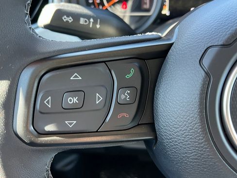 New 2025 Jeep Gladiator Sport image 19