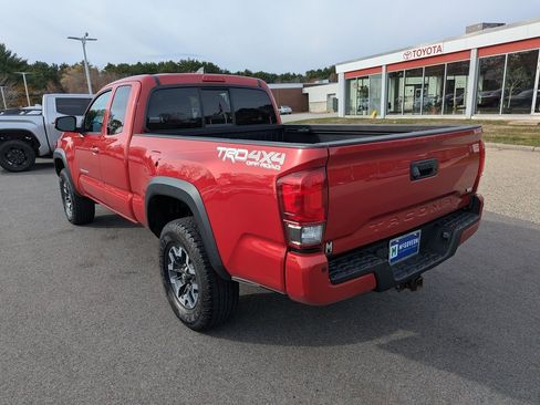 Used 2016 Toyota Tacoma TRD Off-Road image 3