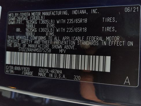 Used 2021 Toyota Highlander LE FWD image 33