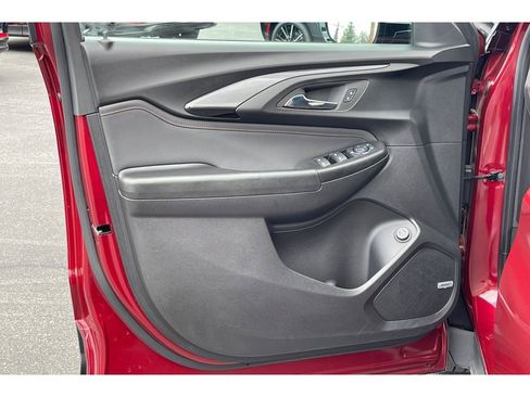 Used 2023 Chevrolet TrailBlazer RS w/ Sun and Liftgate Package FWD image 12