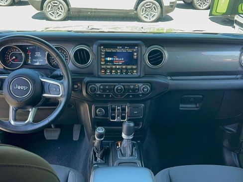 Used 2021 Jeep Gladiator Overland AWD/4WD image 27