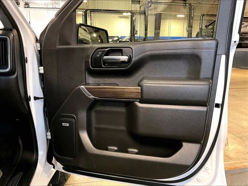 Used 2019 Chevrolet Silverado 1500 RST AWD/4WD image 12