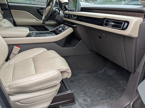 Used 2023 Lincoln Aviator Reserve w/ Equipment Group 201A image 23