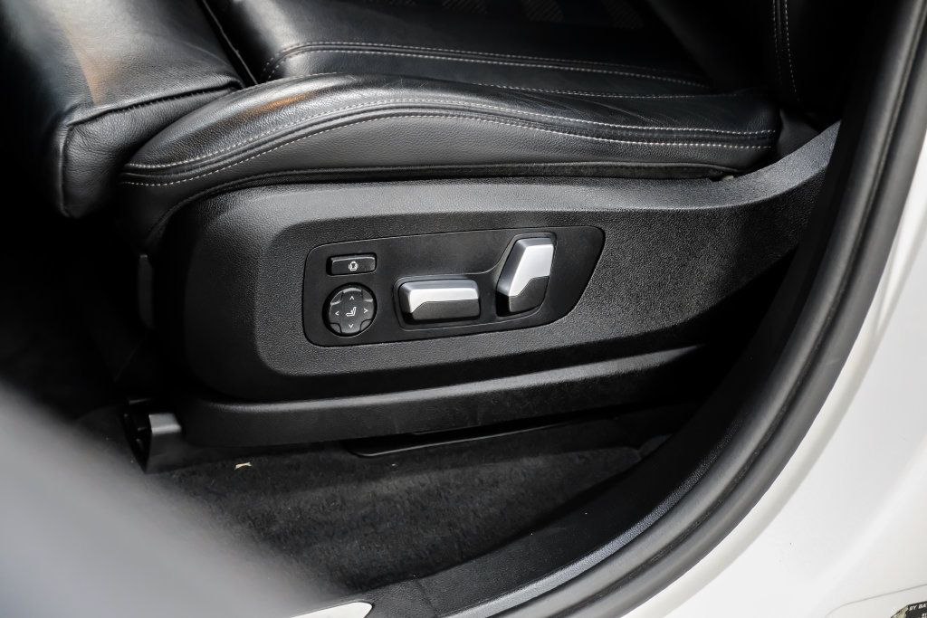 Used 2019 BMW X5 xDrive40i w/ Executive Package AWD/4WD image 42