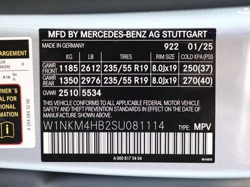 Used 2025 Mercedes-Benz GLC 300 4MATIC image 30