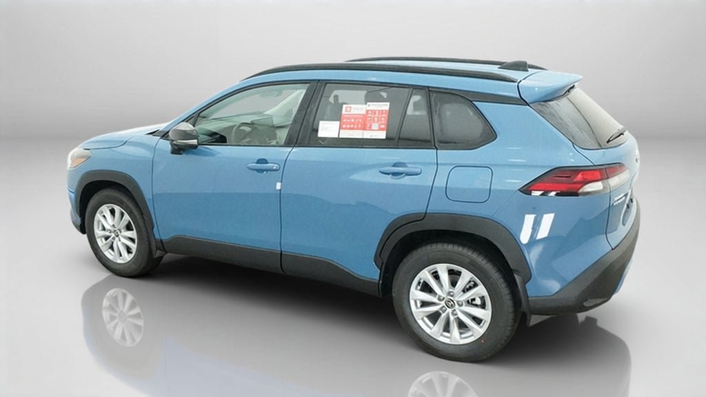 New 2026 Toyota Corolla Cross LE w/ Moonroof Package FWD image 4
