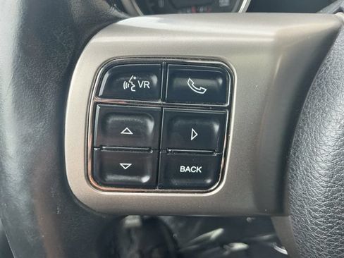 Used 2011 Jeep Grand Cherokee Laredo AWD/4WD image 16