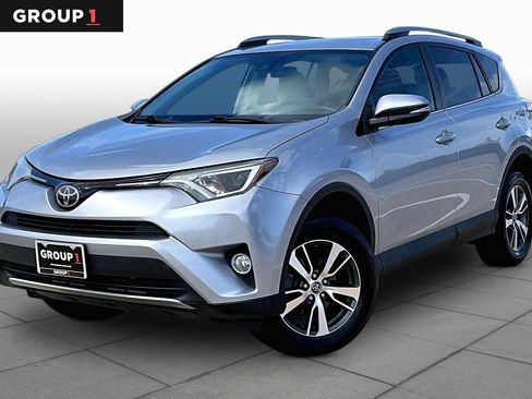 Used 2018 Toyota RAV4 XLE FWD image 1