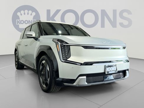 Used 2024 Kia EV9 Land AWD/4WD image 8