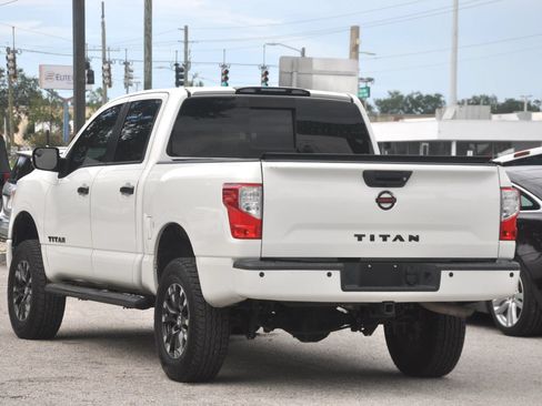Used 2018 Nissan Titan SV w/ SV Convenience Package RWD image 24
