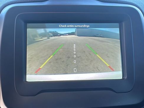 Used 2018 Jeep Renegade Latitude image 26