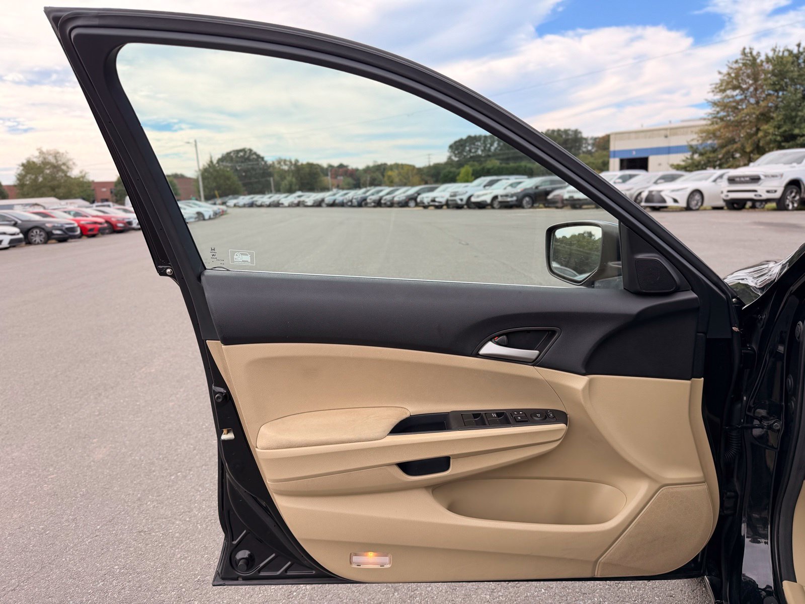 Used 2012 Honda Accord LX image 12