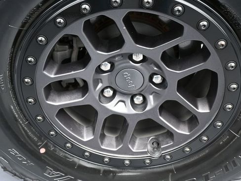 Used 2022 Jeep Wrangler Unlimited Sport w/ Xtreme Recon 35" Tire Package AWD/4WD image 41