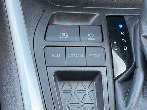 Used 2023 Toyota RAV4 LE image 23