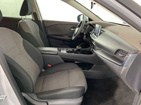 Used 2023 Nissan Rogue SV FWD image 41