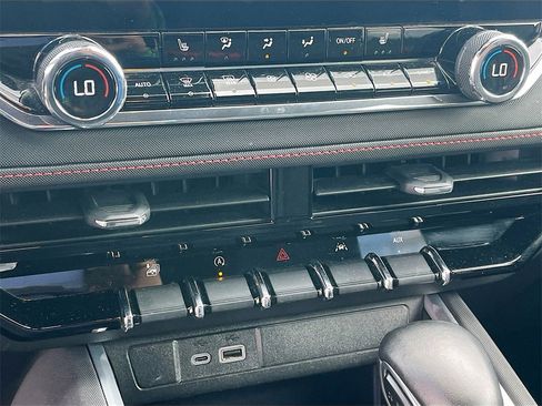 Certified 2023 Chevrolet Colorado Z71 w/ Z71 Convenience Package 2 image 16