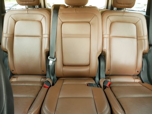 Used 2023 Lincoln Aviator Reserve w/ Jet Package AWD/4WD image 13