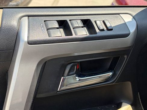 Used 2016 Toyota 4Runner SR5 AWD/4WD image 6