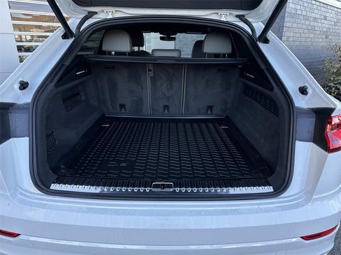 Used 2019 Audi Q8 Premium Plus w/ Premium Plus image 6