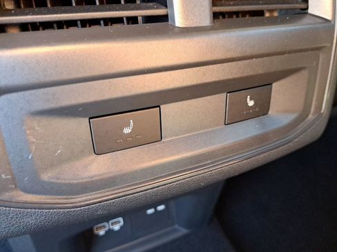 Used 2020 Volkswagen Atlas Cross Sport SEL Premium R-Line image 11