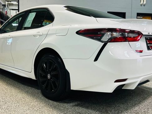 Used 2024 Toyota Camry SE FWD image 4