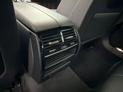 Used 2019 BMW 530e w/ Convenience Package image 25