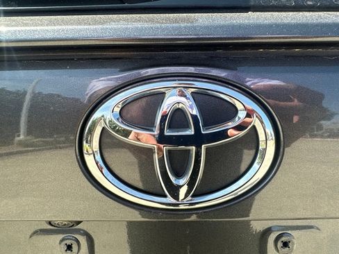 Used 2023 Toyota RAV4 XLE AWD/4WD image 12