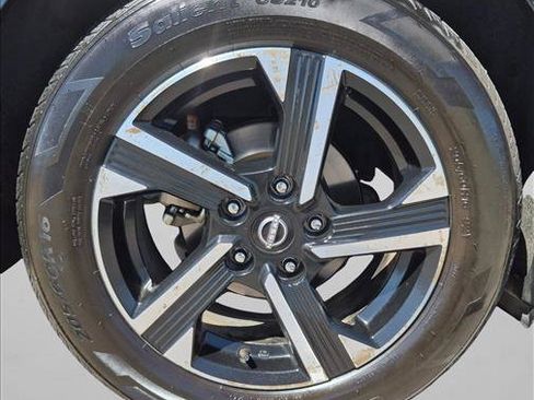 Used 2024 Nissan Sentra SV FWD image 29