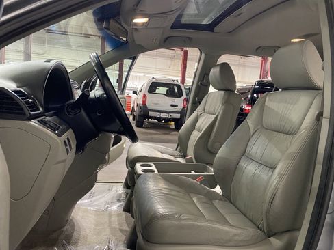Used 2010 Honda Odyssey EX-L image 9