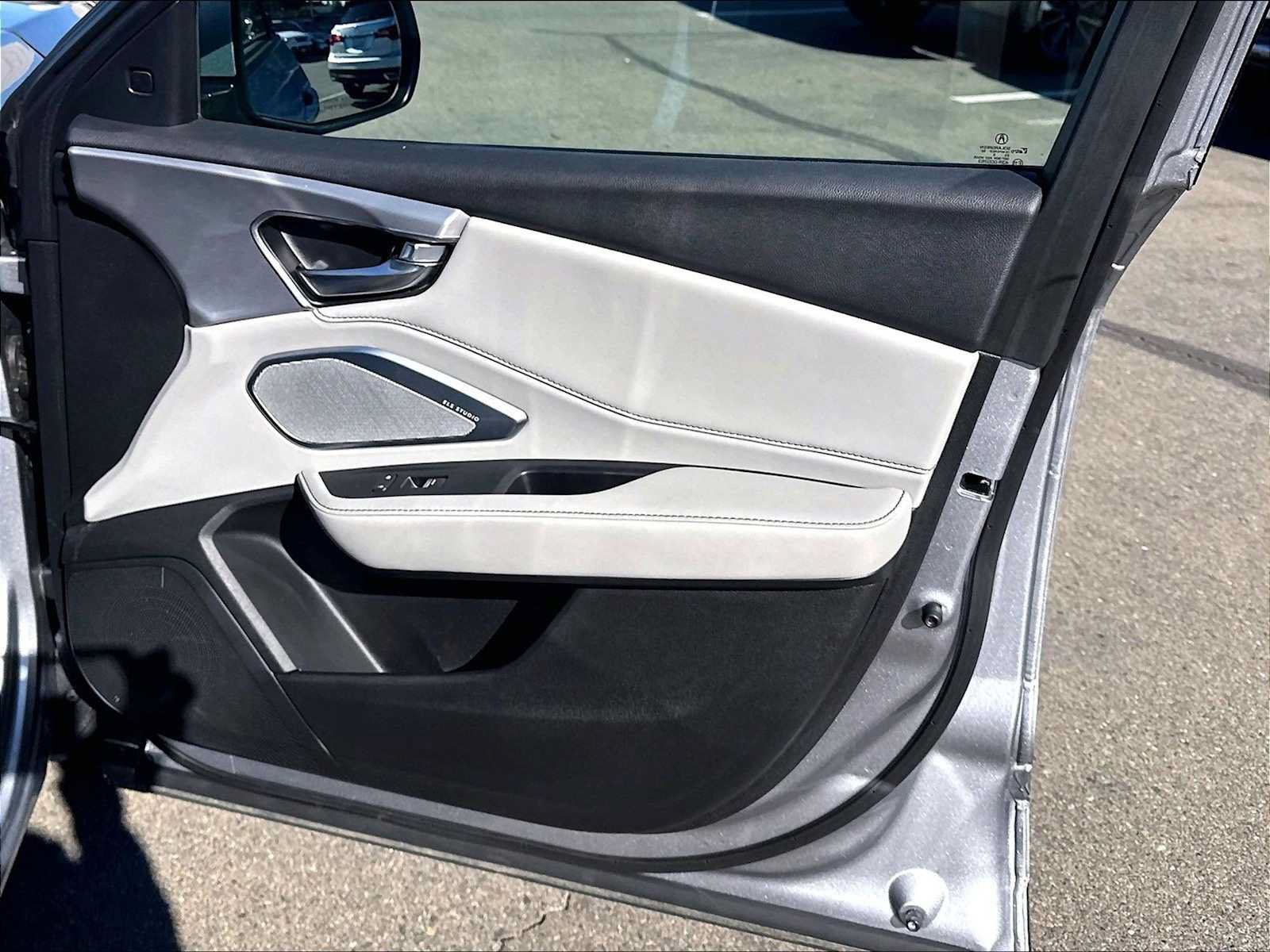 Used 2019 Acura RDX w/ Technology Package AWD/4WD image 24