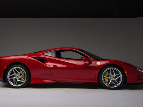 Used 2021 Ferrari F8 Tributo image 12
