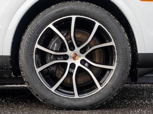 New 2026 Porsche Cayenne image 15