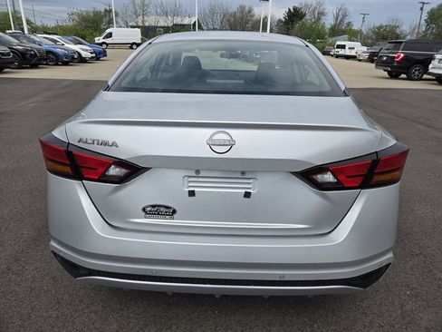 Used 2024 Nissan Altima 2.5 S FWD image 4