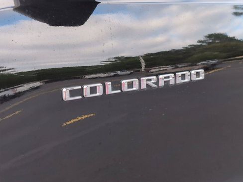 Used 2024 Chevrolet Colorado ZR2 w/ Technology Package AWD/4WD image 10