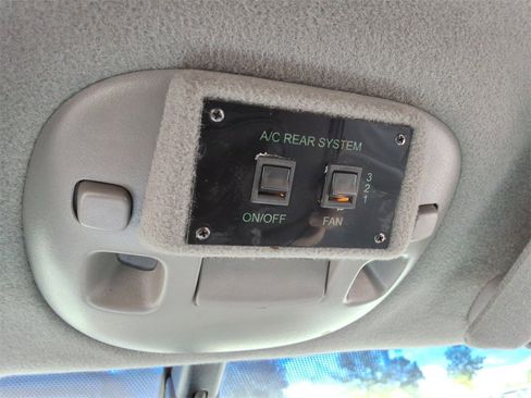 Used 2003 Cadillac De Ville Limousine image 35