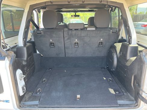 Used 2023 Jeep Wrangler Unlimited AWD/4WD image 29