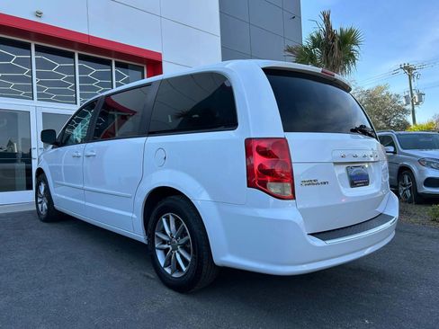 Used 2016 Dodge Grand Caravan SE image 6