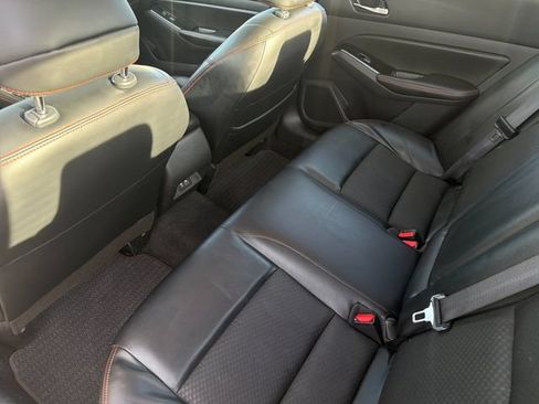 Used 2024 Nissan Altima 2.5 SR FWD image 10