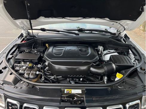 Used 2020 Jeep Grand Cherokee Limited w/ Luxury Group II image 25