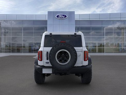 New 2025 Ford Bronco Badlands image 5