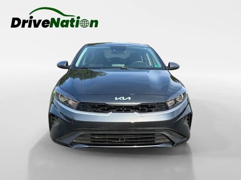 Used 2023 Kia Forte LXS w/ LXS Technology Package FWD image 2