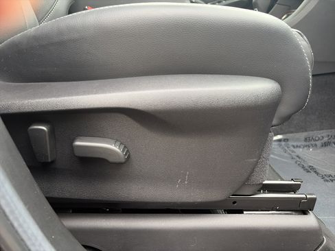 Used 2024 Subaru Ascent Touring AWD/4WD image 29