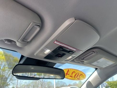 Used 2025 Toyota Camry LE image 29