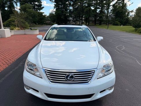Used 2010 Lexus LS 460 RWD image 3