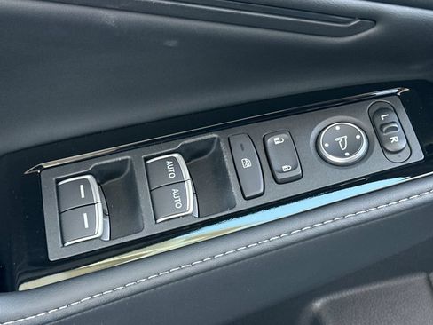 Used 2023 Honda Accord Touring image 12
